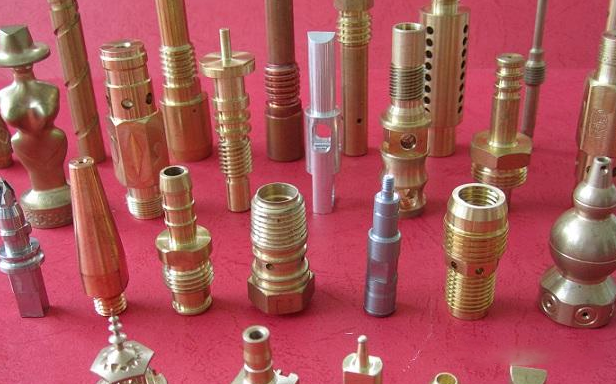 精密轴类长轴加工厂：匠心独运，打造工业之芯