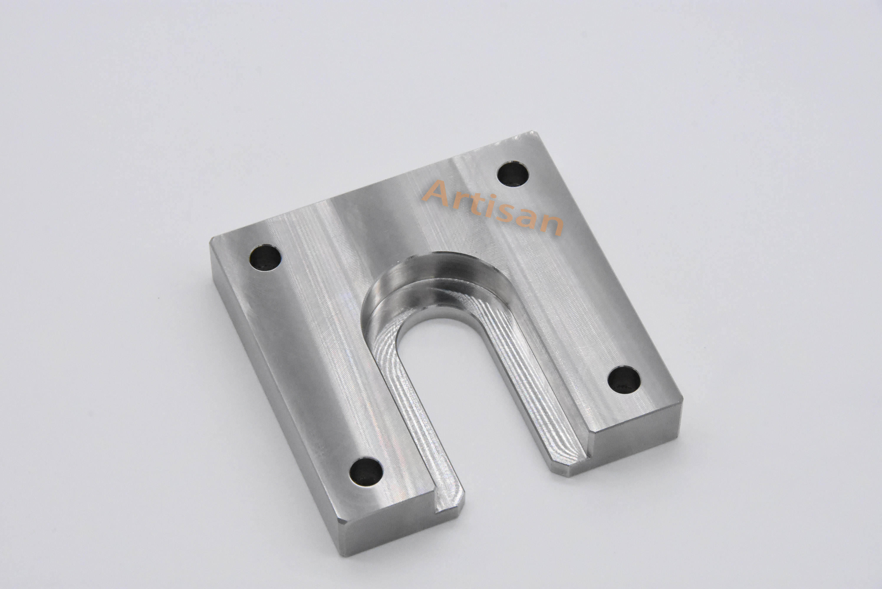 <strong>机械类精密件加工：板</strong>