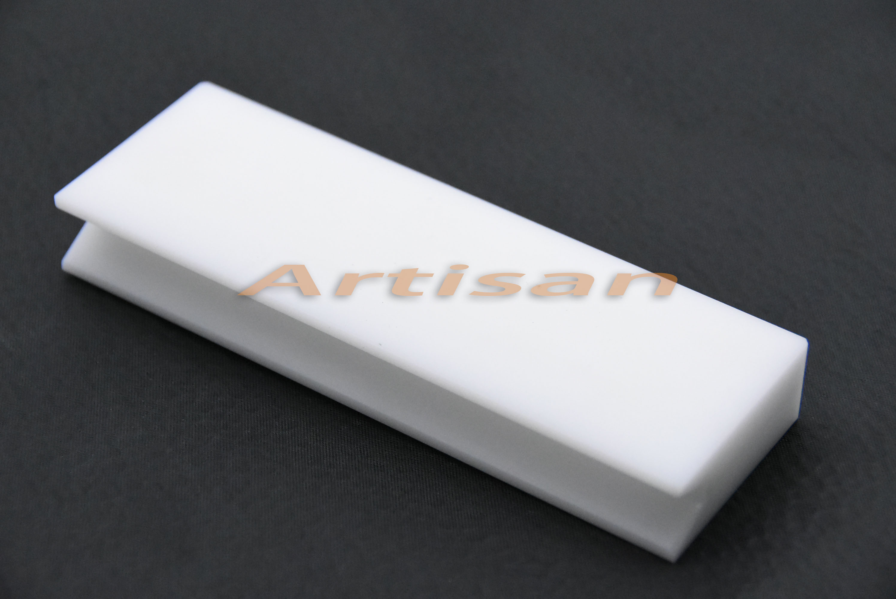 <strong>医疗类精密件加工：电池中间放置架</strong>