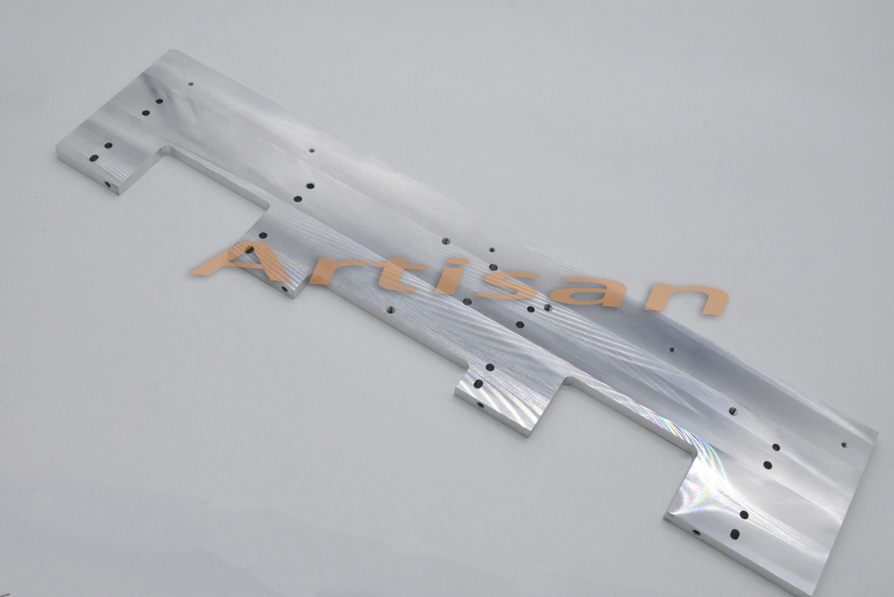 <strong>电子类精密件加工：安装板1</strong>